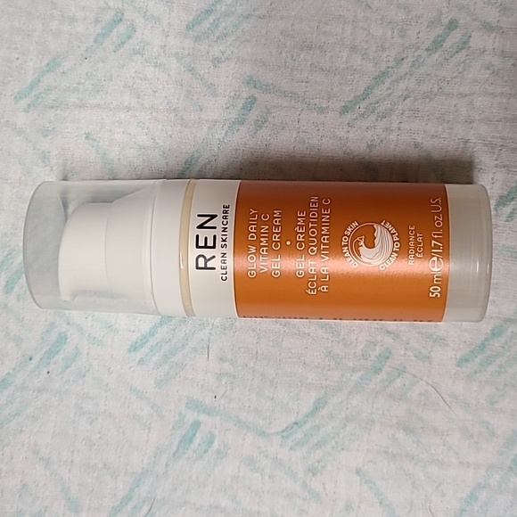 REN Gel Creme Vitamin C Gel Creme   1.7 oz / 50 ml - Picture 7 of 8